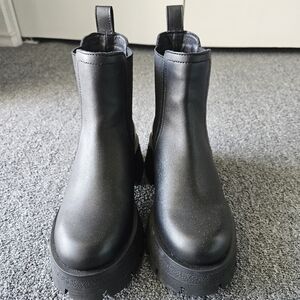 Steve Madden Malcome Black Ankle Boots